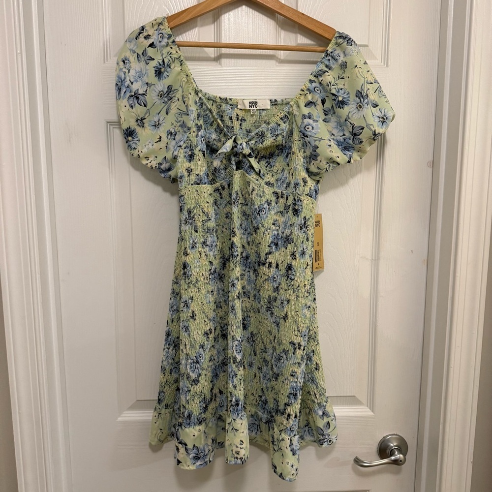 NWT Madden NYC Floral Smocked Dress